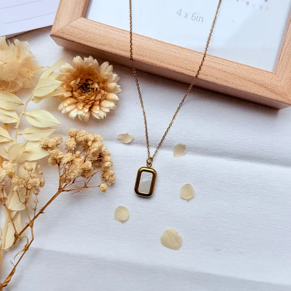 Gold_Square_Anti_Tarnish_Locket